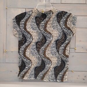 Wave Pattern Short Sleeve Top